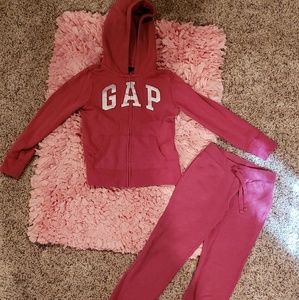 Gap Girls small 6/7 sweat jacket and pants